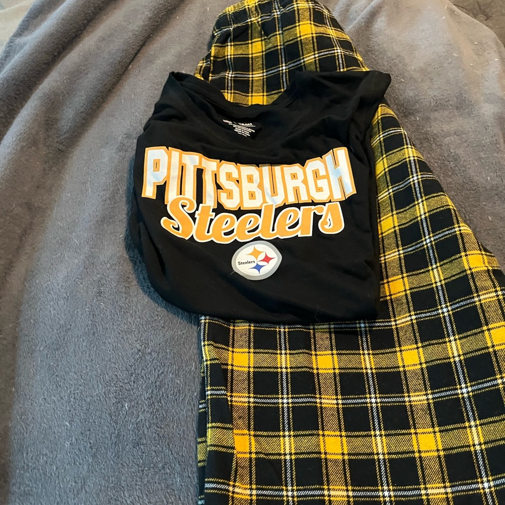 NFL Black Tee with flannel sleeping pants